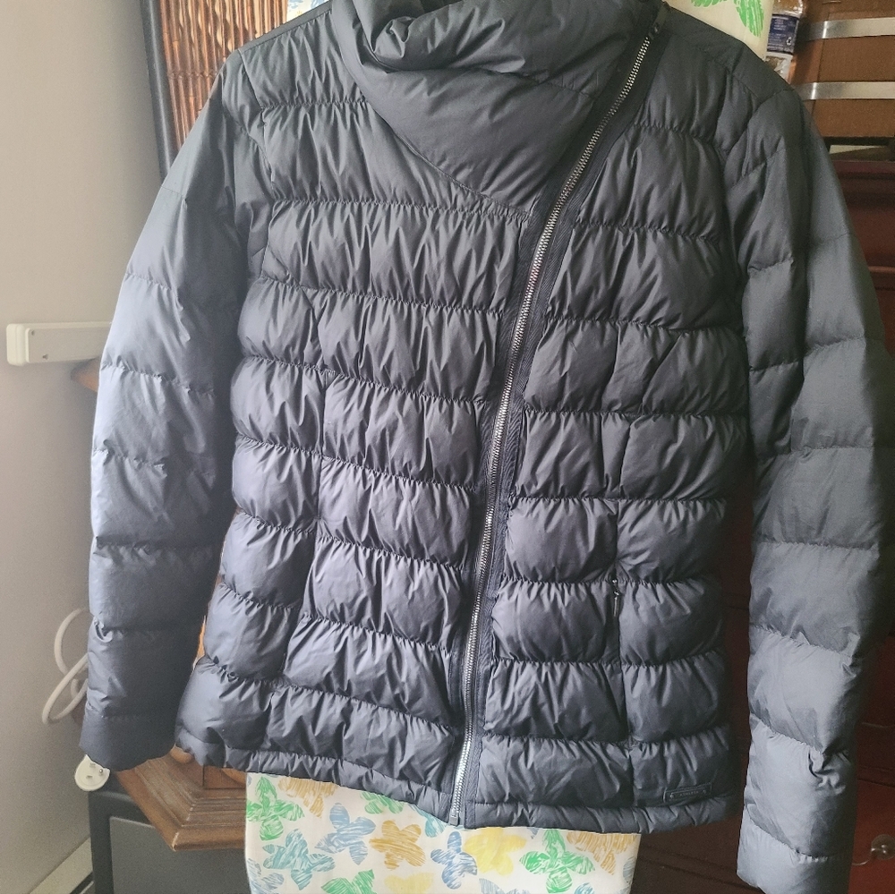 Ladies Athleta Size Large Jacket. - Picture 2 of 5